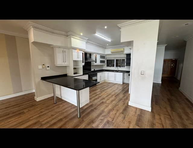 4 BEDROOM APARTMENT FOR SALE IN ESSENWOOD